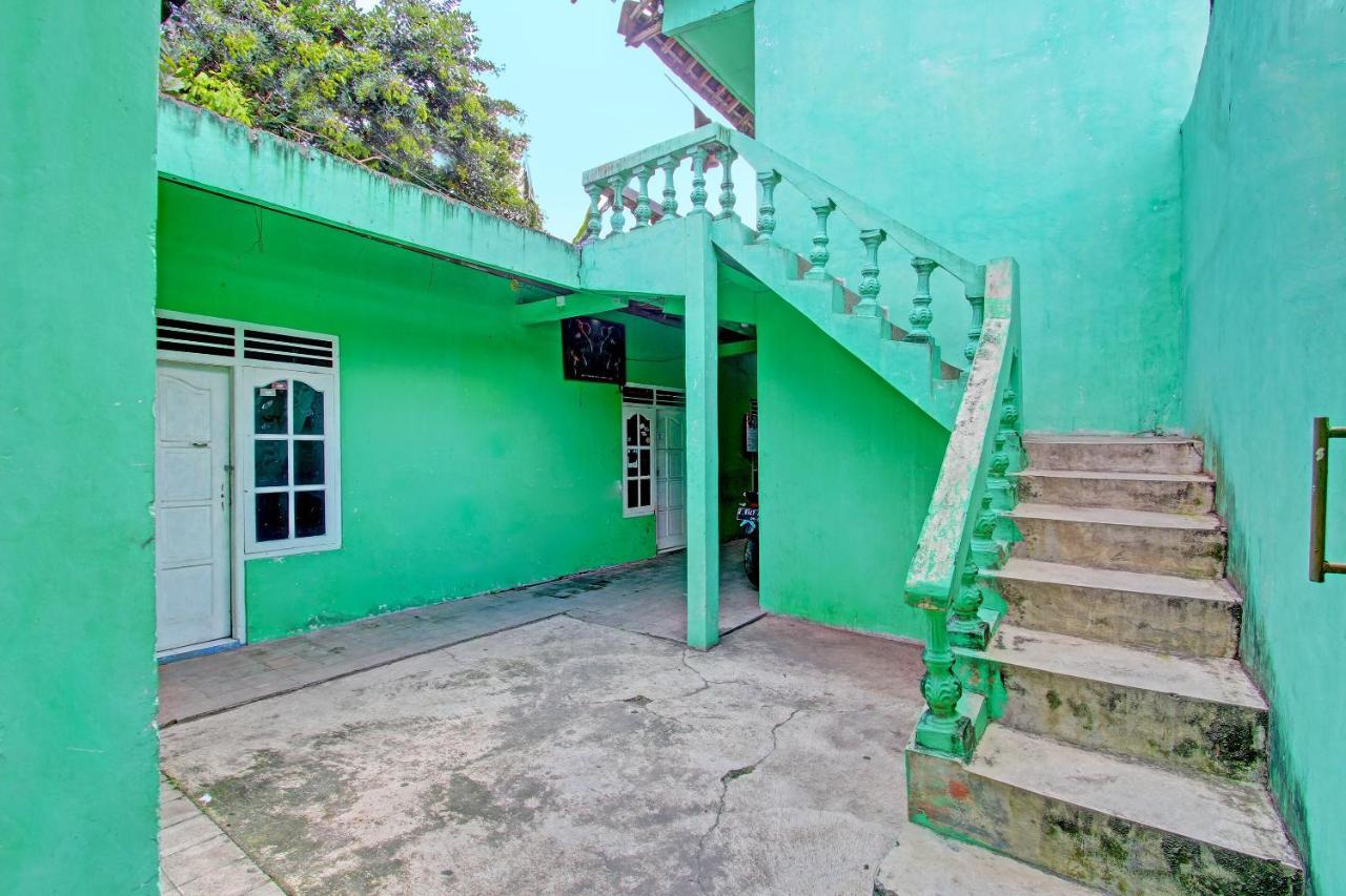 Hotel Spot On 91764 Griya Amarta Syariah Yogyakarta Exterior foto
